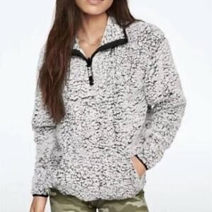 VS Pink Sherpa Quarter Zip Pullover